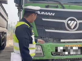 一货运公司8车8人被查 车队长被行拘！