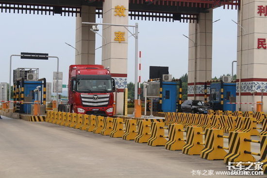 道路运输新规 货车司机逾期年审180天将被注销证件