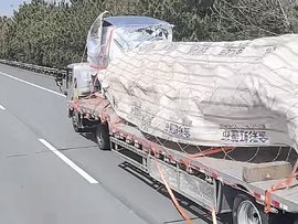 车还没成年就想拉大板 四米二就非得这么卷？