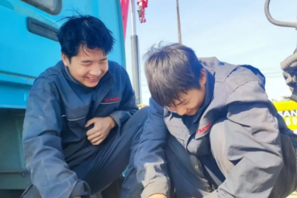 新疆淖毛湖直服 五一战风沙 服务铸忠诚微信截图_20250509091131.png