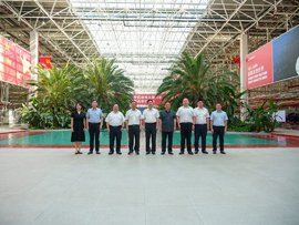 铜仁市委副书记、市长穆嵘坤一行莅临三一 共商新型工业化合作