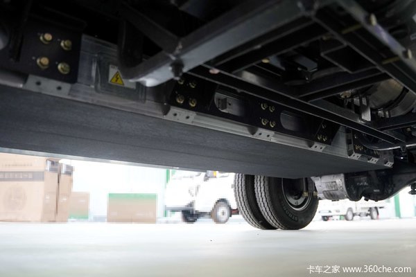 大电量2C充电倍率 最大20方货箱 乘龙L2V纯电轻卡速报！