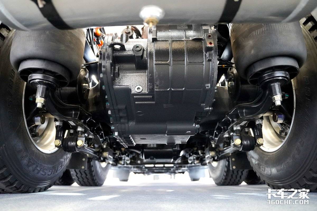 续航500km 10气囊豪华配置 电凤凰纯电重卡来势很凶