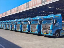 月行近70万公里 一带一路上的乘龙钢铁驼队