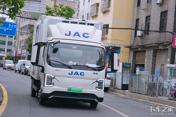 大电量≠长续航！破解之道并非"做加法"