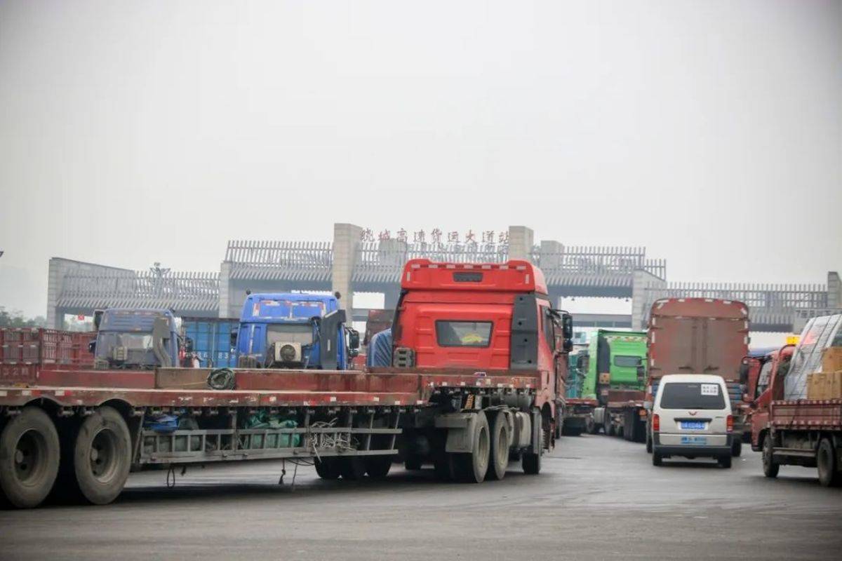 如果强制货车司机每天开车不能超过8个小时 你支持吗?