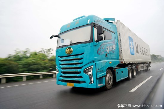 42小时飞驰2200公里 百公里油耗29.9L 用新JH6拉荔枝是何体验？