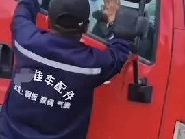 青藏线一卡友在车内离世 发现时他还系着安全带