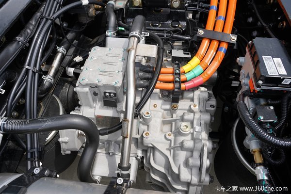 636度底置电池 续航500公里 L2+辅助驾驶 详解三一江山SE636牵引车