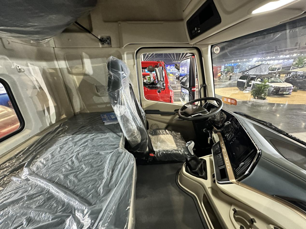 百公里省气2公斤!乘龙H5V创富版LNG牵引车助您创富无忧