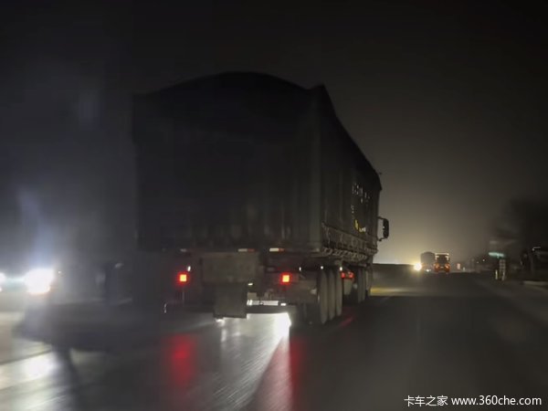 高速公路被百吨王渗透！凭什么合规跑车的人挣不到钱？