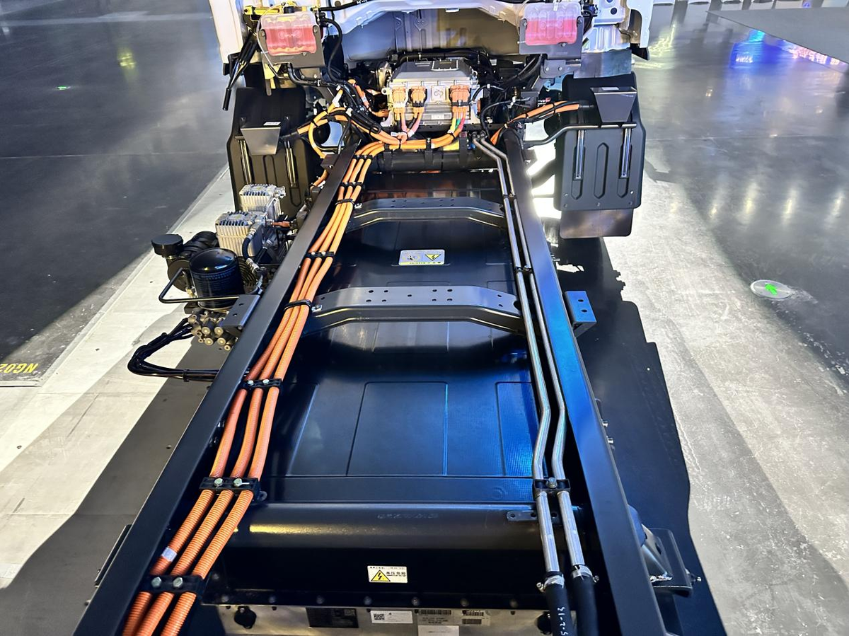 16分钟吃饱饭 450公里全力干,乘龙翼威2解锁创富新场景