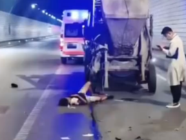 无证少年骑摩托追尾货车 货车司机或面临巨额赔偿风险