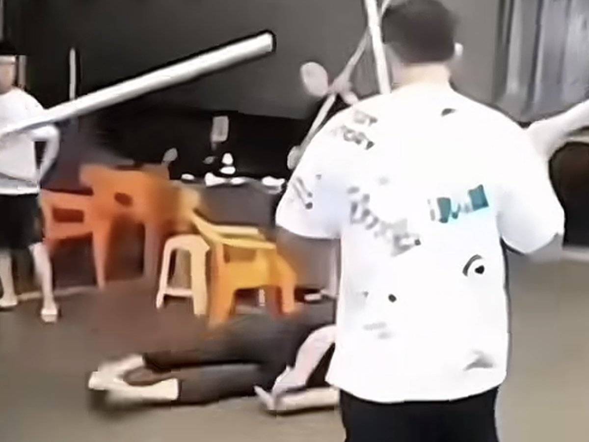 货车司机讨公道 反被货主用钢管砸头!