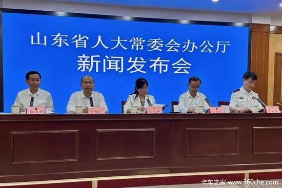“大货车右转必停”入法！