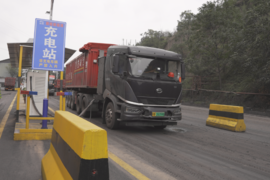 比亚迪牵引车Q3的绿色账本：煤运车队如何用纯电重卡省出百万利润？