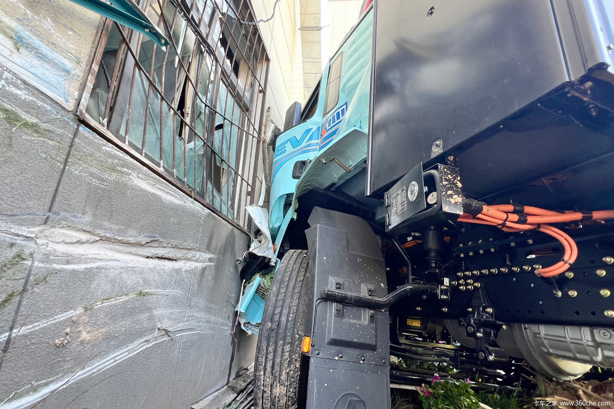 �³������վײ�� ��ʧ50��˭������