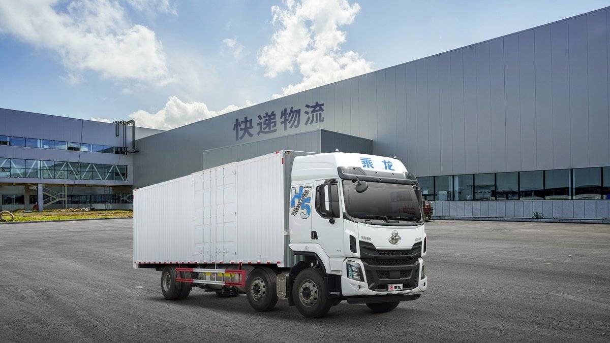 乘龙H5 6x2 LNG载货车:每公里较油车省9毛,一年多赚10万图片