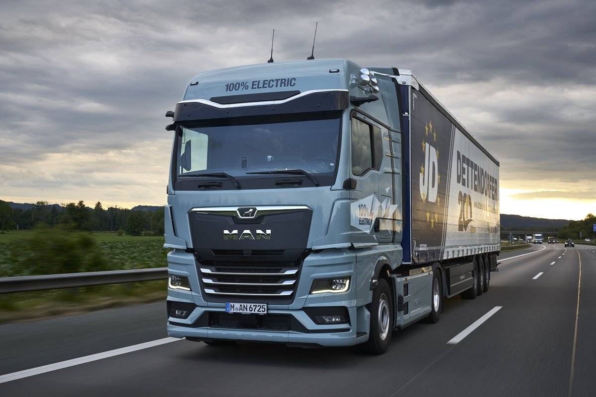 �������翨����������Ч������ɫת��