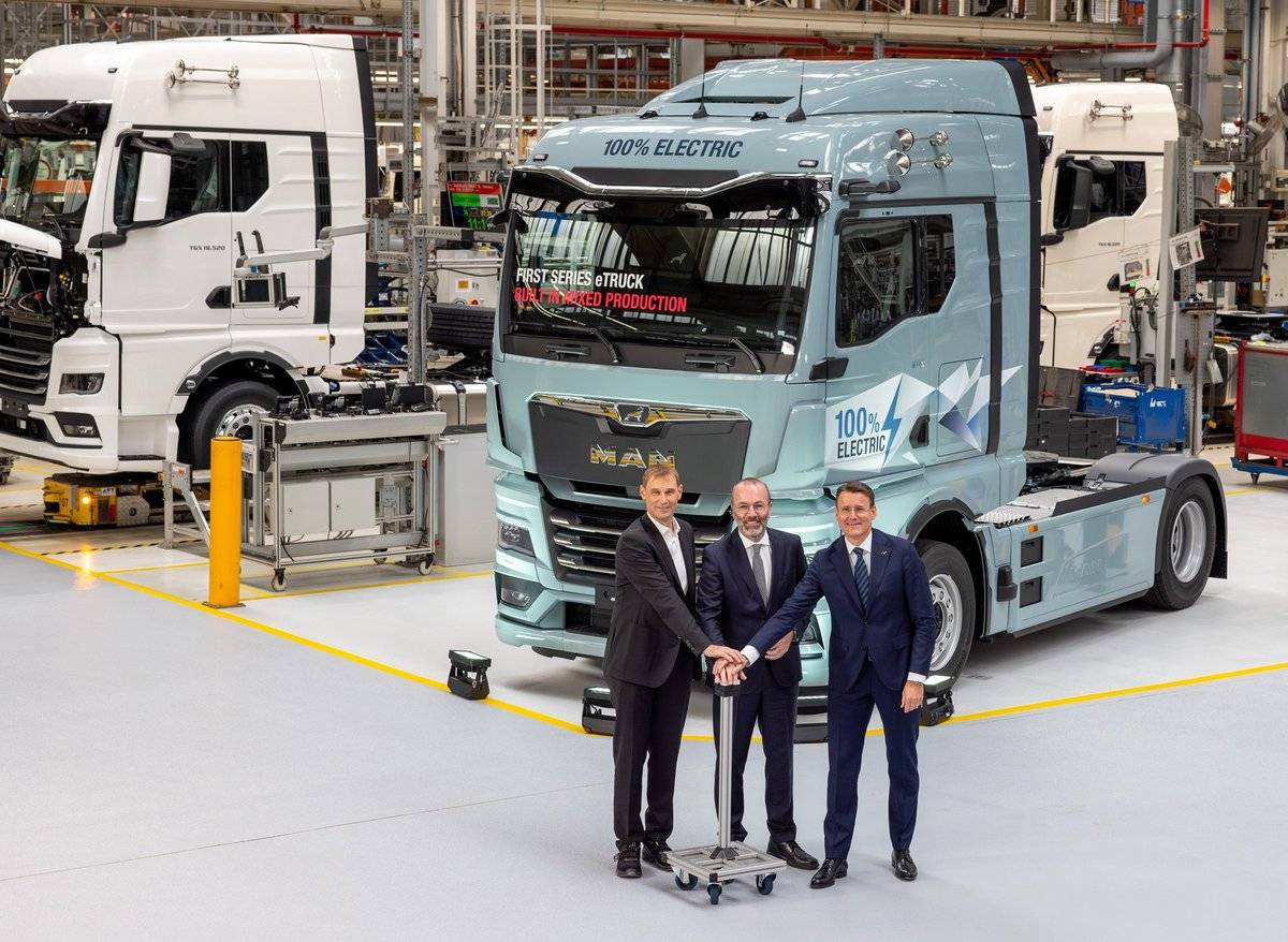 �������翨����������Ч������ɫת��