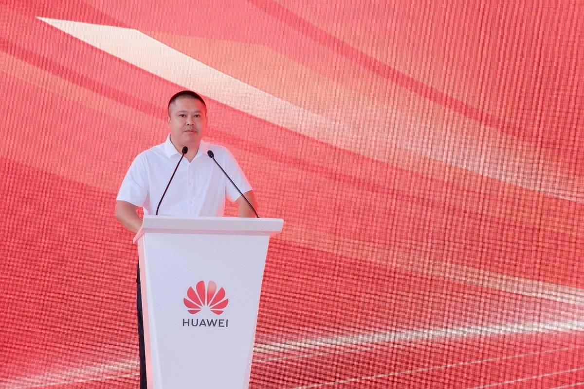 华为兆瓦超充打造全球首个百兆瓦级重卡超充站,重卡进入全面电动化