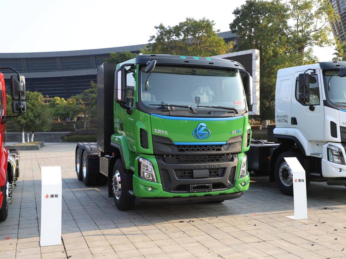 龙骨框架护航安全，乘龙H5换电牵引车助力卡友创富无忧IMG_0441