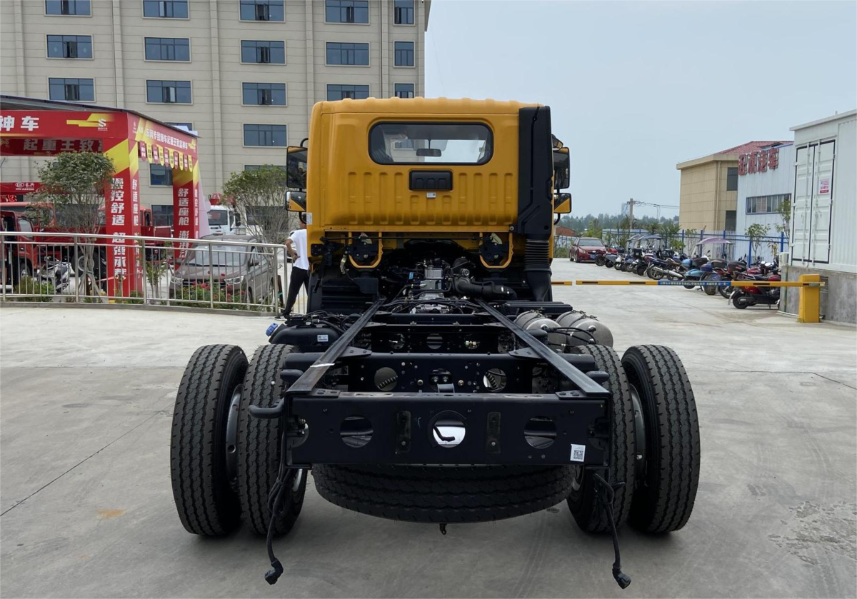 东风专致蓝牌高空作业车：户外高空作业的可靠实干家IMG_256
