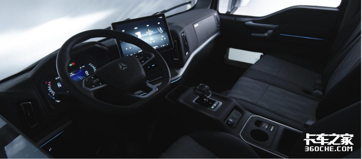 HOWO全新一代悍将PRO——懂货运更懂生活的创富玩家!