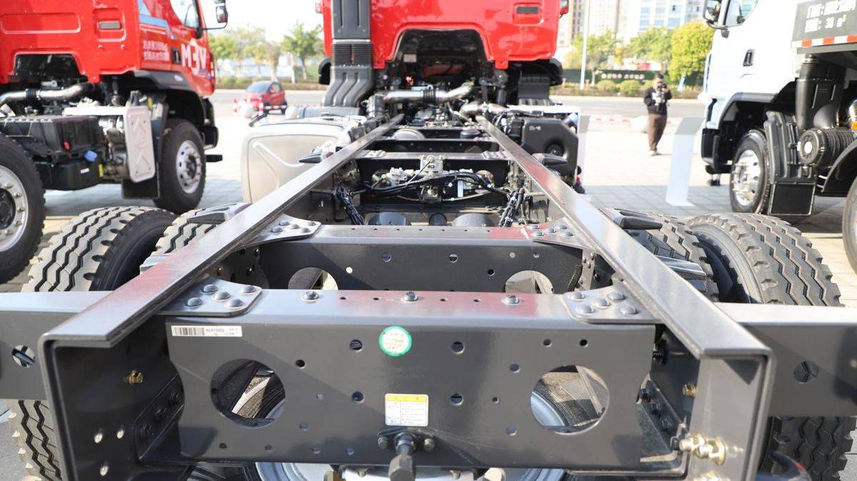 极限工况运输盈收难题 乘龙H5 4×2极限自卸车给出超优解