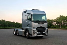 中国重汽新一代燃油牵引车现身公告！外观吸睛 性能强悍