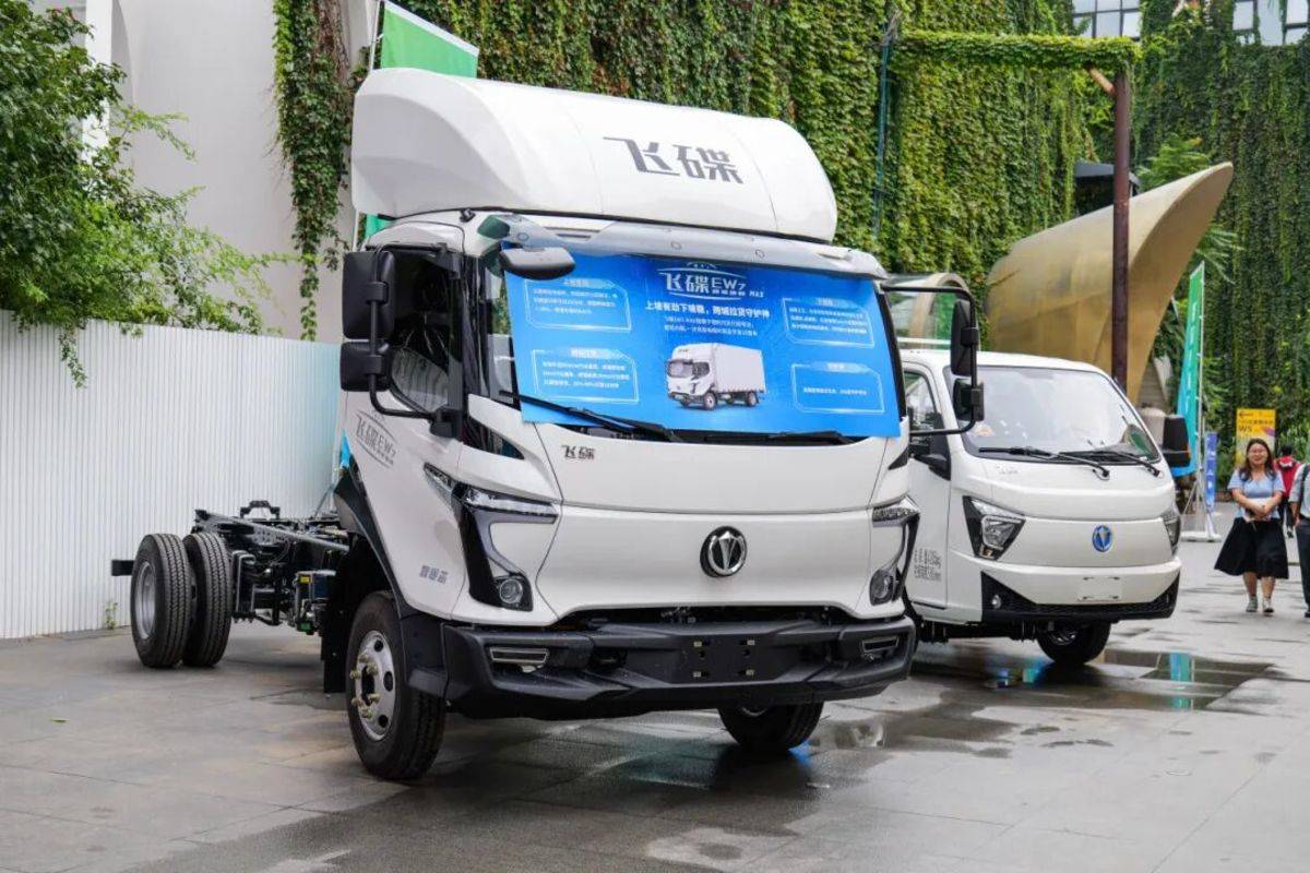 飞碟汽车京彩亮相｜飞碟EW7 & 飞碟EF3新产品上市发布会圆满举办！实车体验图片