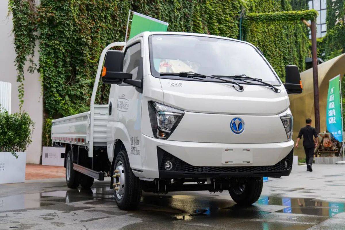 飞碟汽车京彩亮相｜飞碟EW7 & 飞碟EF3新产品上市发布会圆满举办！实车体验图片