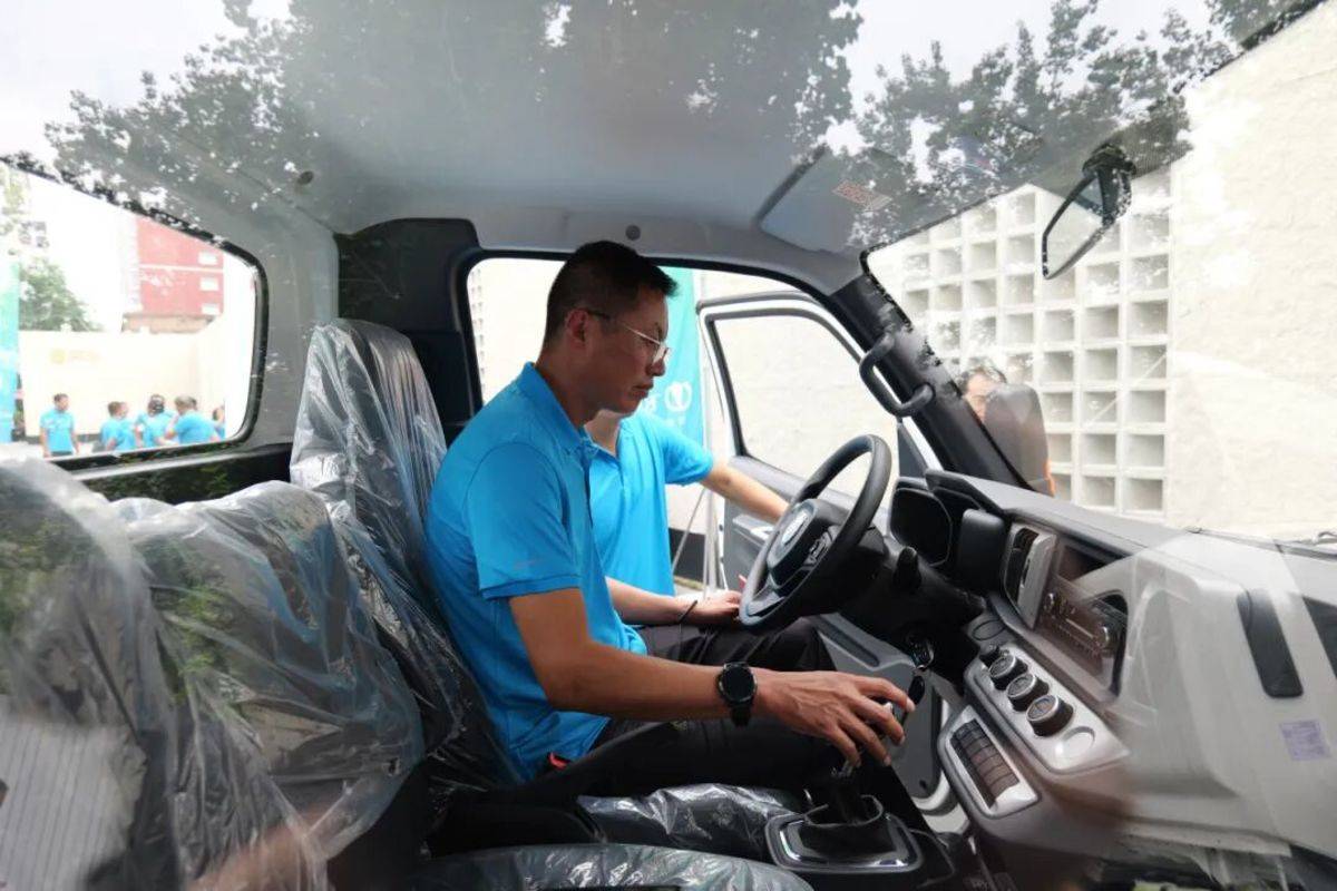 飞碟汽车京彩亮相｜飞碟EW7 & 飞碟EF3新产品上市发布会圆满举办！实车体验图片