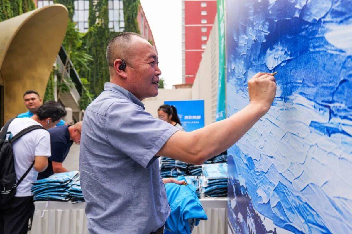 飞碟汽车京彩亮相｜飞碟EW7 & 飞碟EF3新产品上市发布会圆满举办！实车体验图片