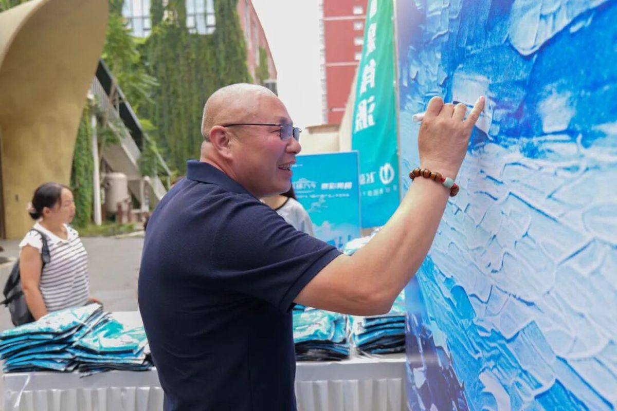 飞碟汽车京彩亮相｜飞碟EW7 & 飞碟EF3新产品上市发布会圆满举办！实车体验图片