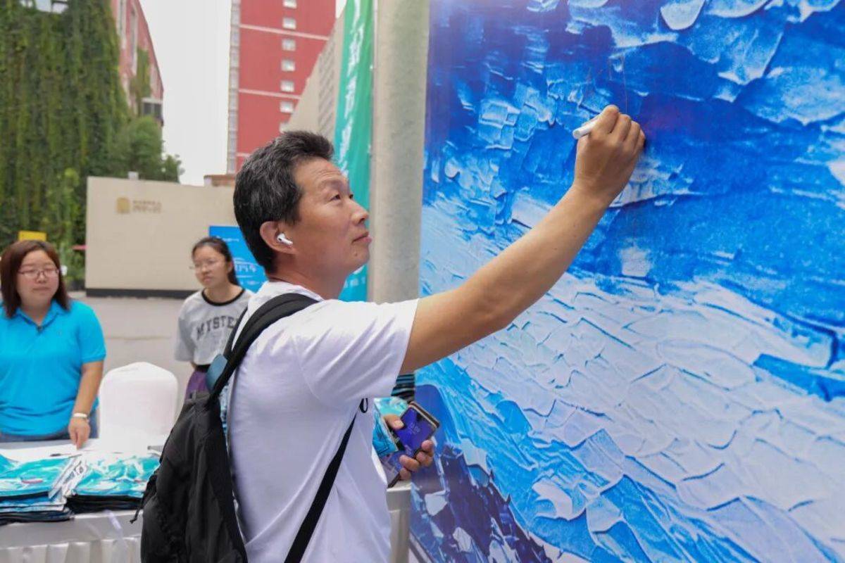 飞碟汽车京彩亮相｜飞碟EW7 & 飞碟EF3新产品上市发布会圆满举办！实车体验图片