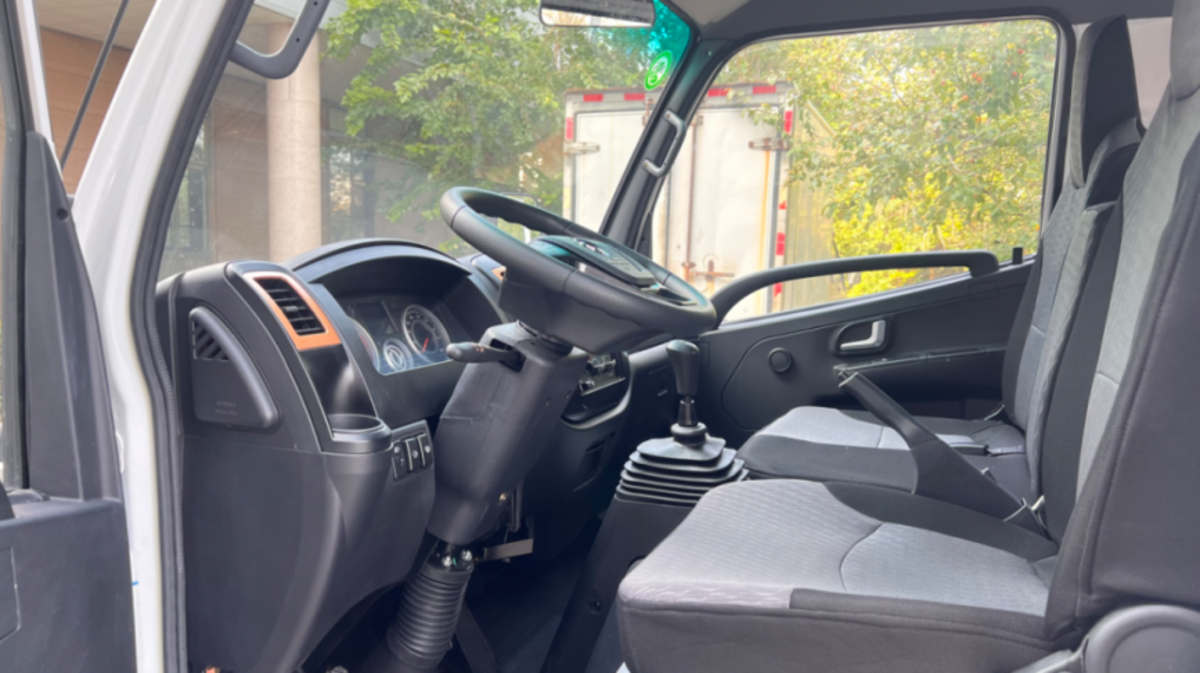 小卡价格,轻卡体验,东风小霸王W16好开好省好回本569dec409a35d948633378859dc71e56