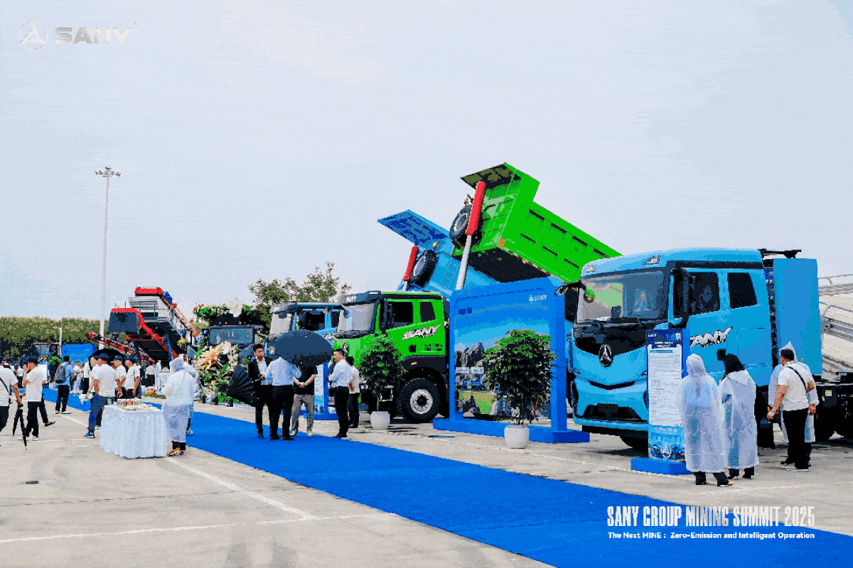 The Next MINE | SE588电动重卡参展2025三一集团矿业大客户峰会