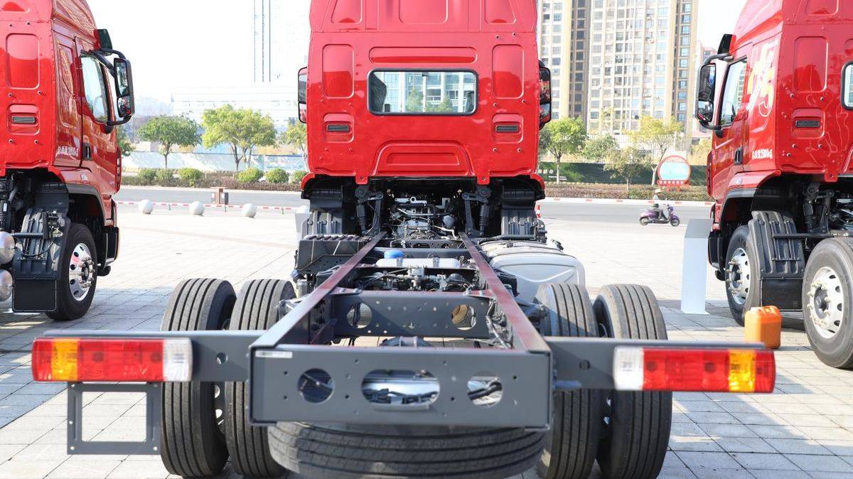 乘龙H5绿通房车重构绿通运输新标杆