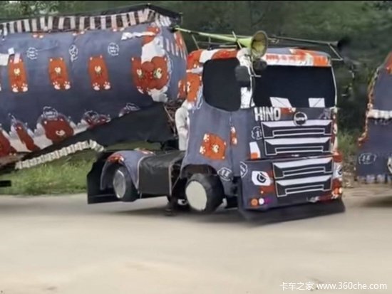 你可真是个大孝子！烧辆半挂送老爸，阴间交警：驾照出示一下