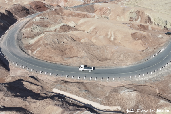 地表60度火洲淬炼！全方位极限测试 比亚迪纯电轿卡T4全优通过