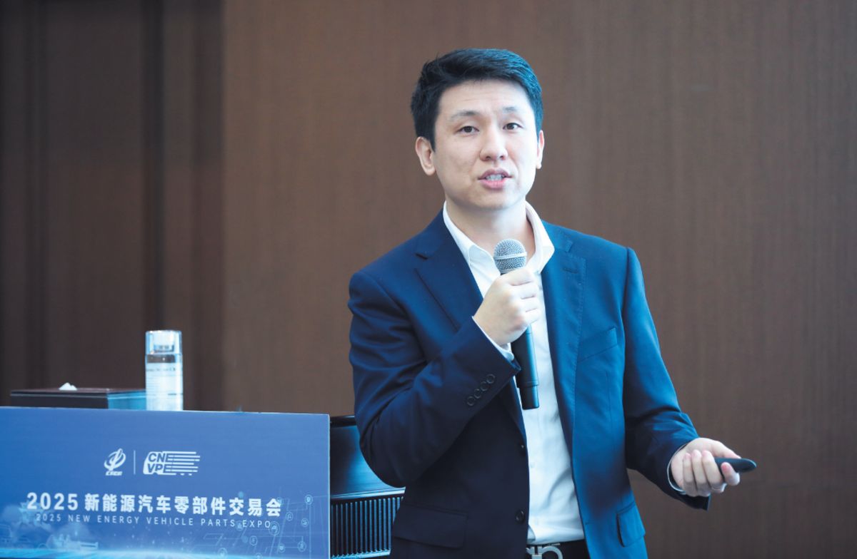 2025新能源汽车零部件交易会在十堰开幕