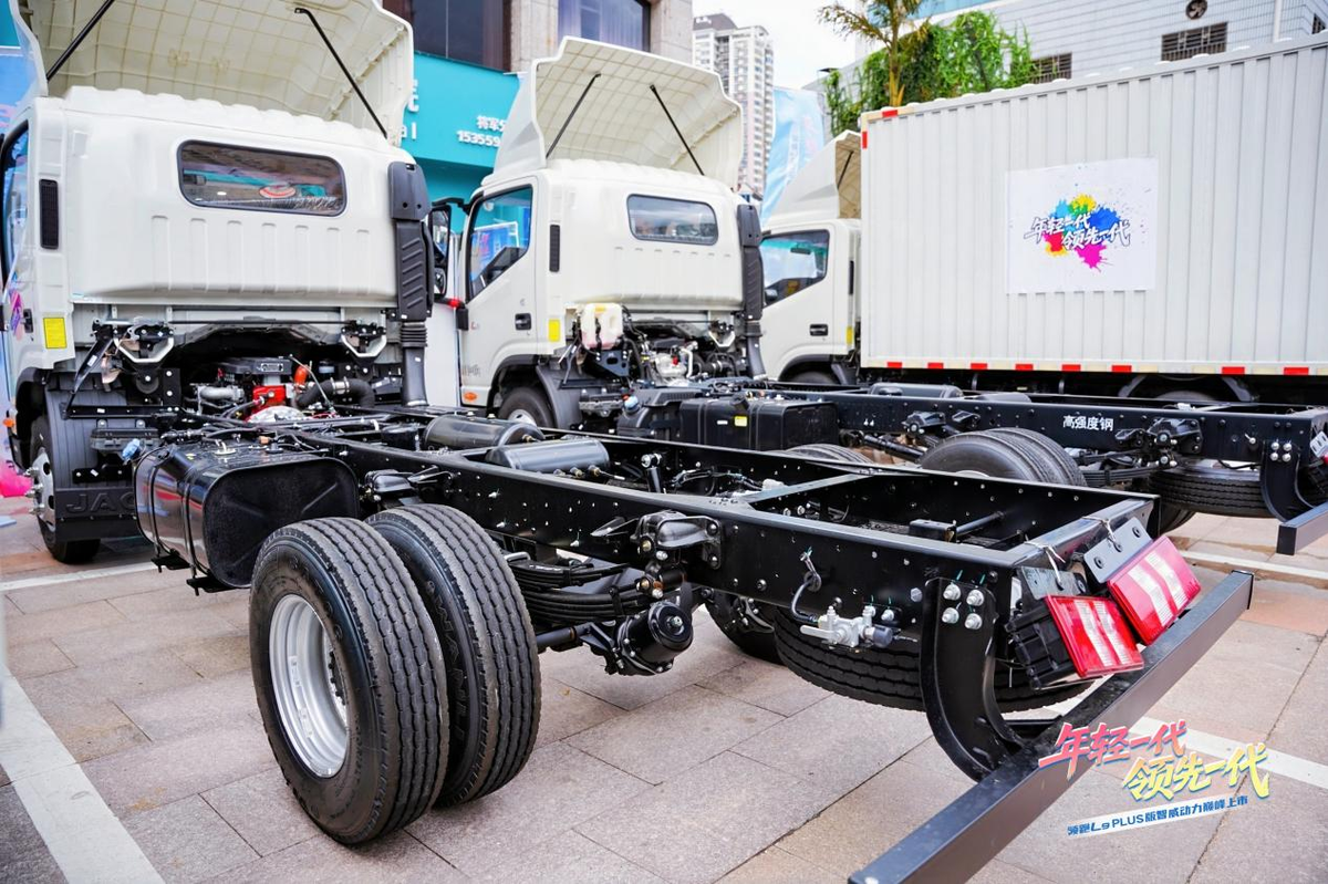 领跑L9 PLUS版智威动力:合规承载超舒适,经济好开真实用26