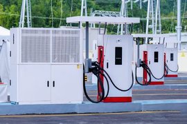 告别充电焦虑!华为兆瓦超充让重卡5分钟续航百公里