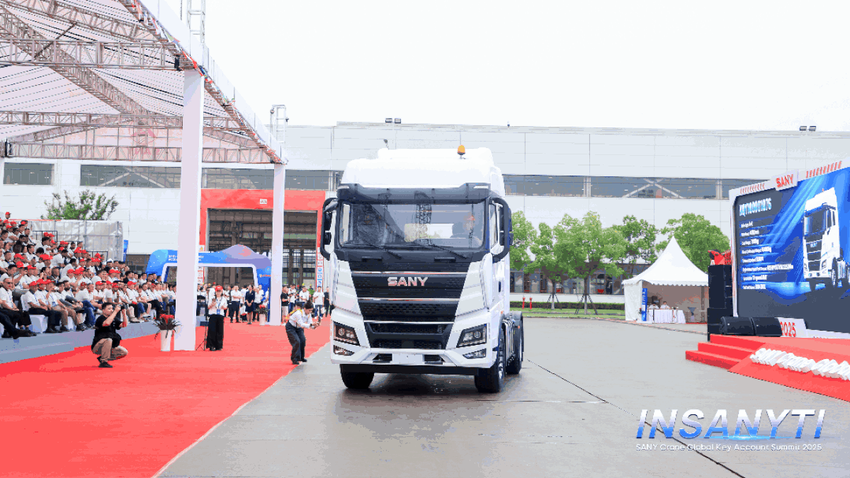 INSANYTI | 三一重卡携吊运一体化方案亮相三一重起全球大客户峰会，引领行业协同升级