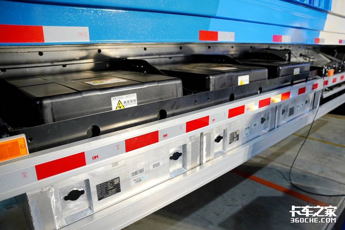 百公里油耗降一半! 全新解耦式纯电半挂车 不止省钱!