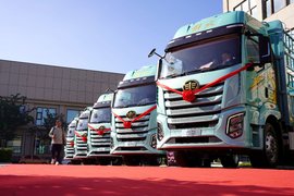 380大马力 舒适与智能拉满 中卡新标杆解放J6G Pro运城发布!