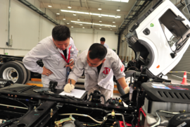 东风股份再获新誉，“全国行业质量领先企业”称号加身