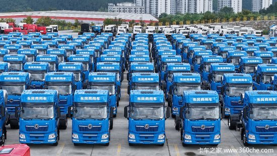 300台龙擎快递牵引车交付中通！东风商用车助力物流效率再提速