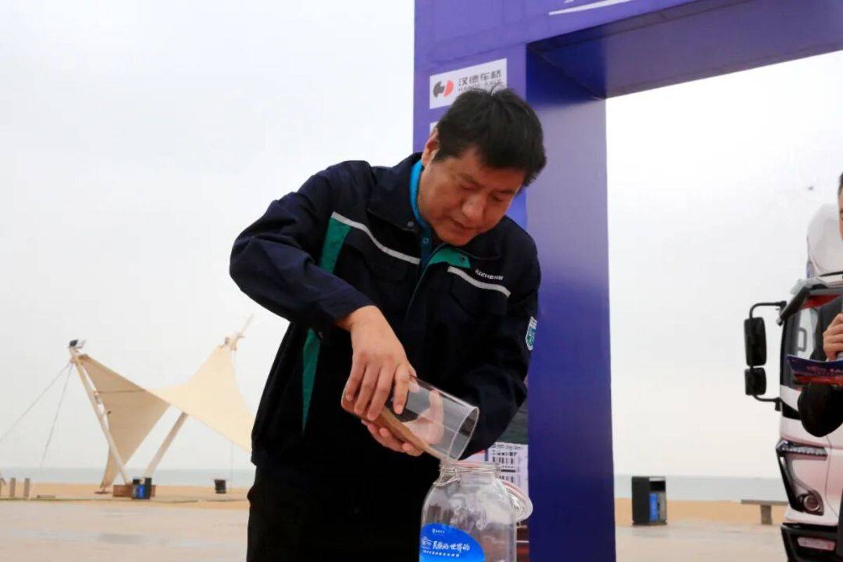 飞碟汽车 民族的,世界的飞碟汽车挑战帕米尔高原出征仪式启幕